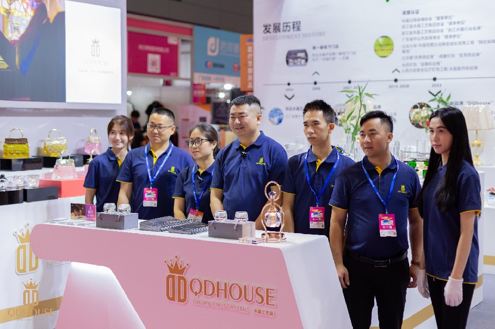 “挤爆了”！20年磨一剑，权达水晶2024深圳礼品展圆满落幕！